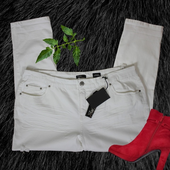 Supplies Denim - NWT Plus Supplies White Distressed Jean Size 20